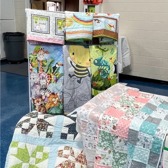 Jungle babies baby quilt - Picture 7 of 8